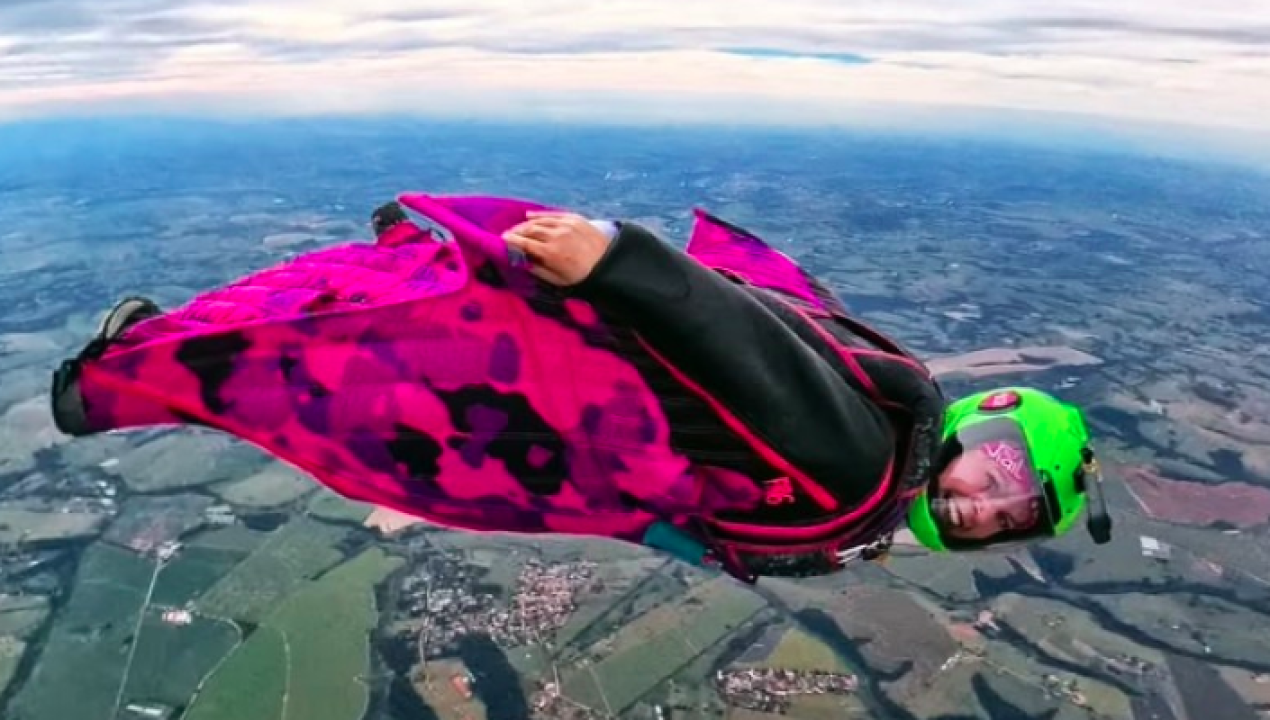 /tannia-sporman-puerto-varas-mundial-wingsuit-california