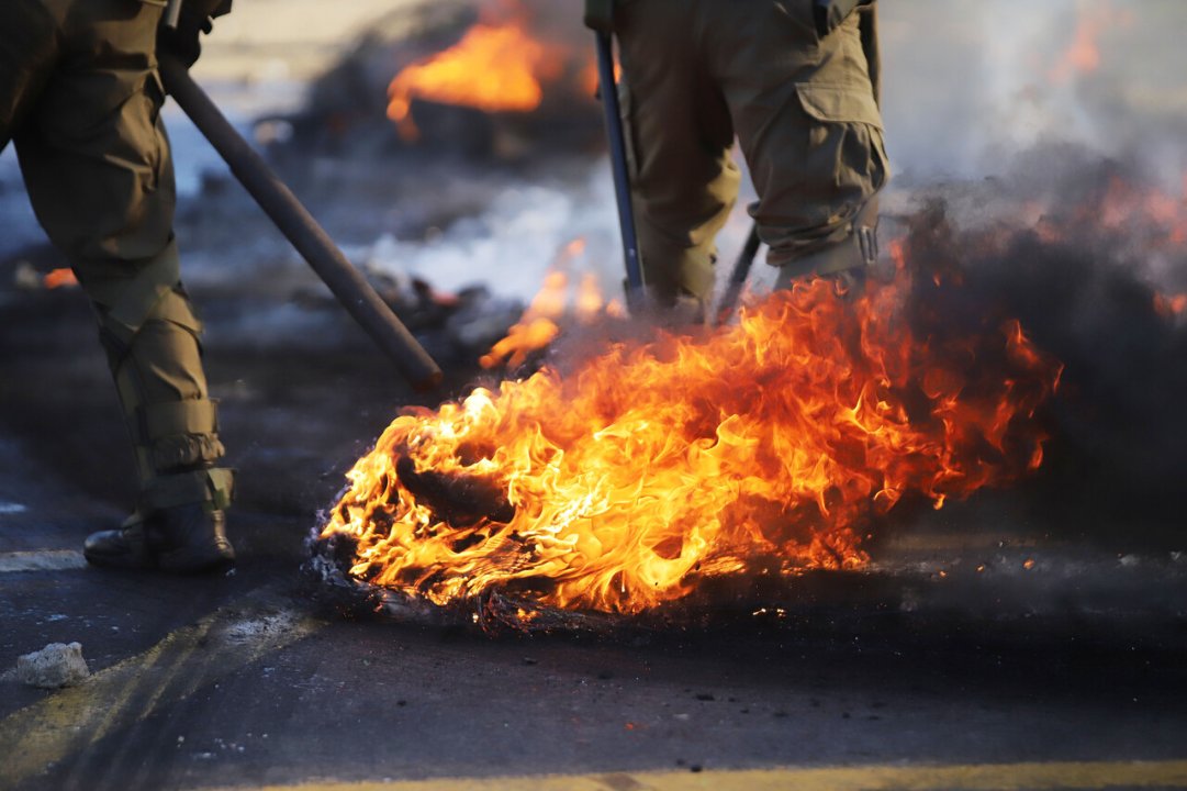 /regionales/region-de-valparaiso/pescadores-levantaron-barricadas-en-caleta-el-membrillo-y-portales-de