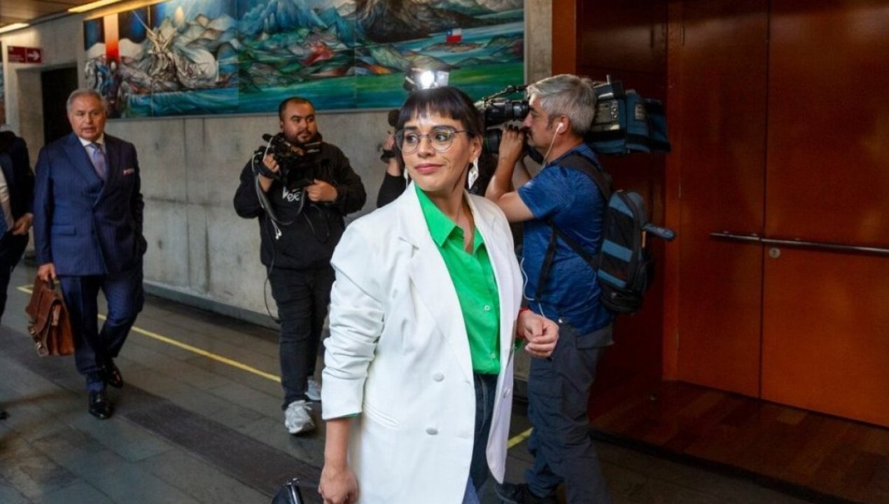 /actualidad/judicial/justicia-rebaja-medidas-cautelares-de-karina-oliva-podra-ir-de-vacaciones