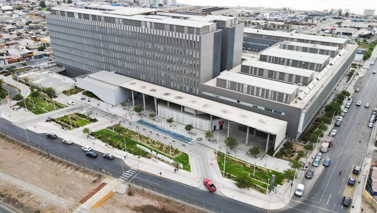 /regionales/region-de-antofagasta/hospital-de-antofagasta-director-es-suspendido-por-revelarse-cirugia-a-su