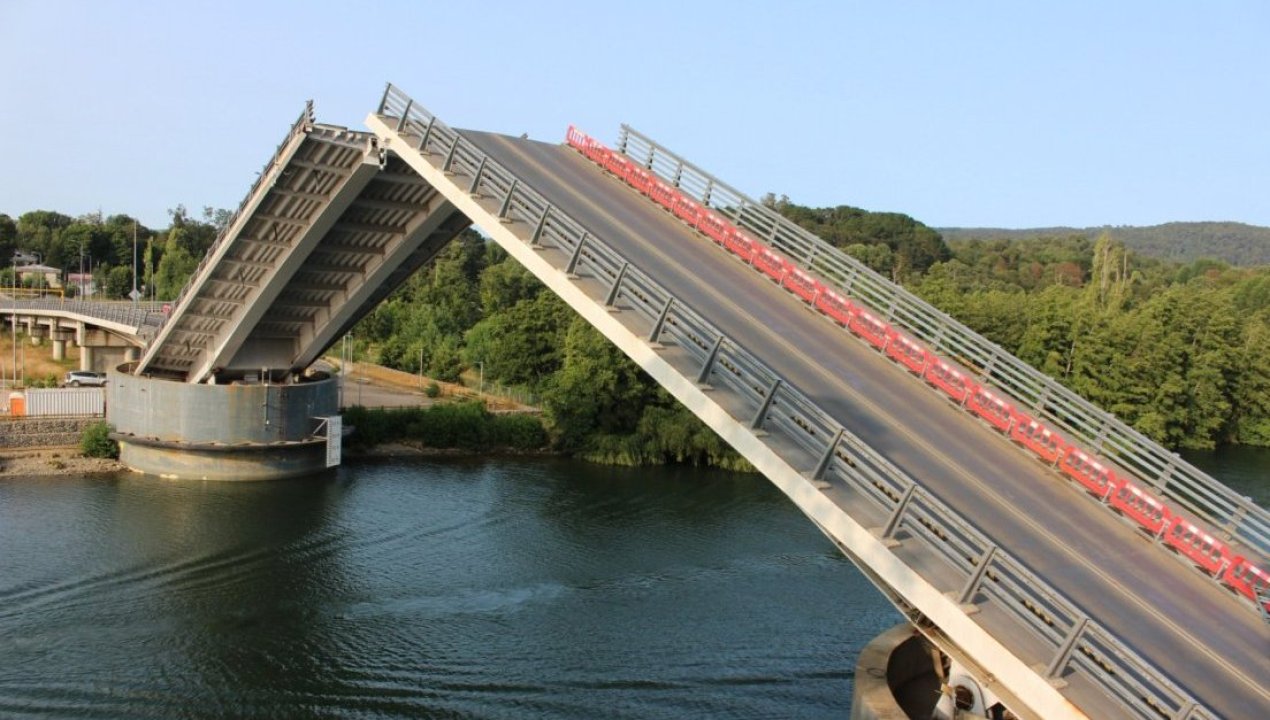 /regionales/region-de-los-rios/aumentaran-angulo-de-inclinacion-de-puente-cau-cau-en-valdivia