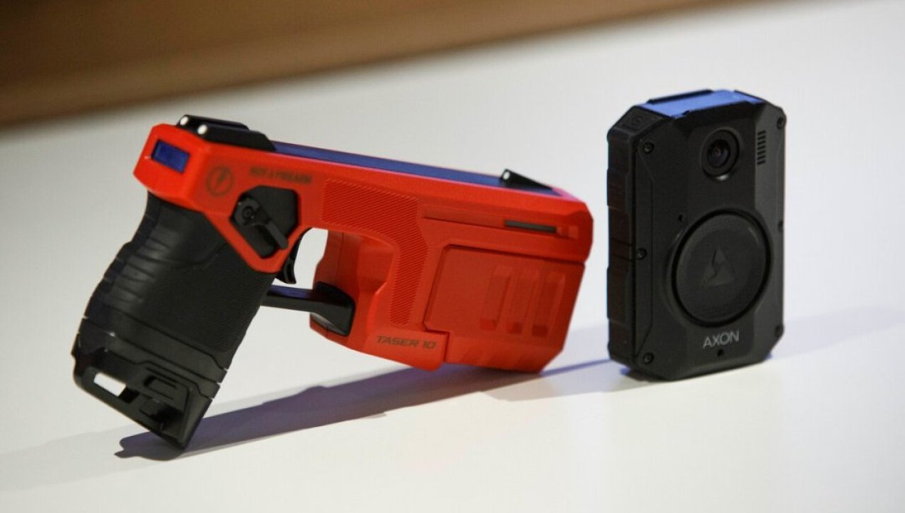 /actualidad/gobierno-da-luz-verde-al-uso-de-pistolas-taser-y-anuncia-plan-piloto-en-la