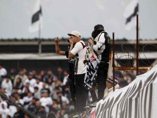 Tragedia en clásico: el hincha que cayó del techo era hermano de diputada