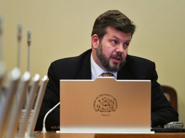 Kaiser aclara sus dichos sobre Bolivia y acusa a periodistas de tergiversar sus declaraciones