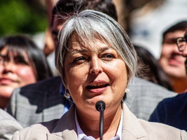 “Todos merecemos respeto”: Jeannette Jara frena a Kast tras polémico discurso