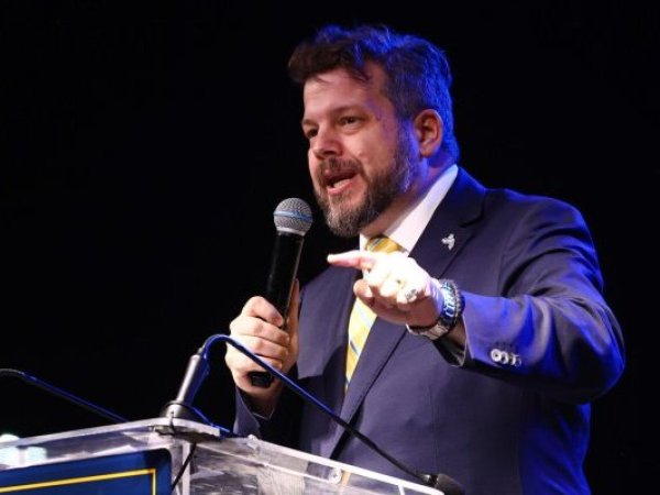 Kaiser propone liberar a policías condenados por el Estallido e incluye al agresor de Fabiola Campillai