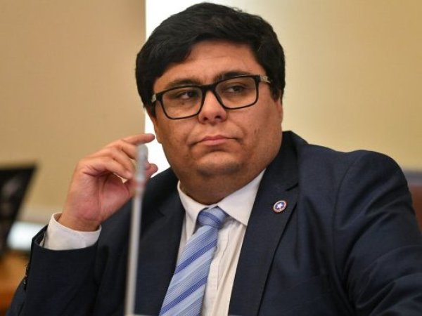 Diputado republicano cuestiona la ley de 40 horas: “Se van más temprano… ¿a qué? A encerrarse”