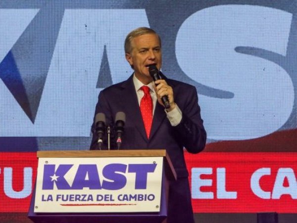 Kast confirma participación en debate del Hogar de Cristo en medio de críticas por ausencias