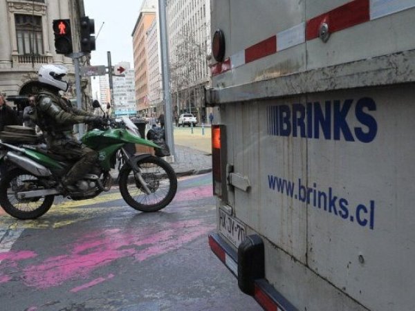 Detienen a carabinera vinculada a millonario robo a Brinks en Rancagua: sería líder de la banda