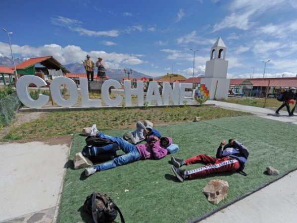 Migraciones deja más de 120 mil nacionalizaciones pendientes y 22 mil decretos sin firma