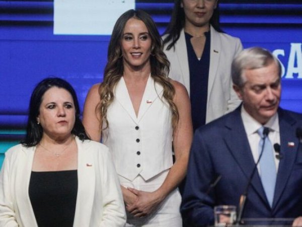 Asesor de ministra figura en lista de funcionarios públicos que viajaron con licencia médica