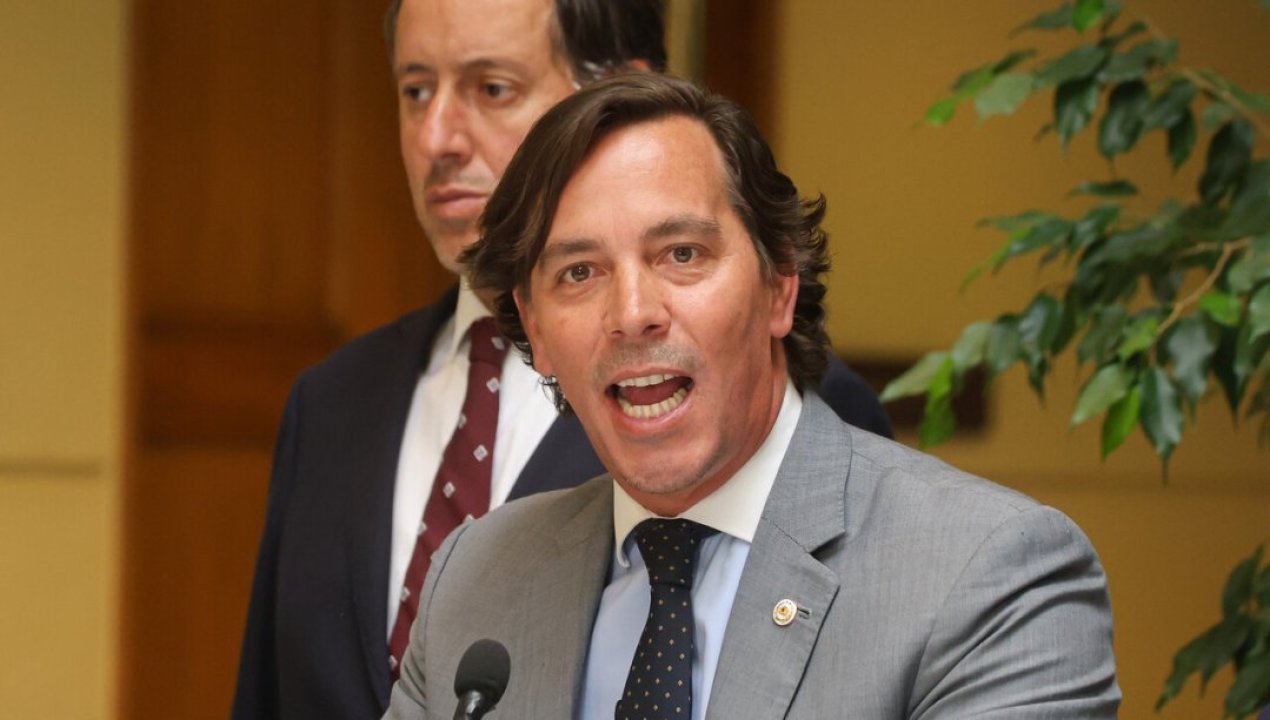 /magazine/diputado-cristian-labbe-hablo-de-repetir-un-golpe-de-estado