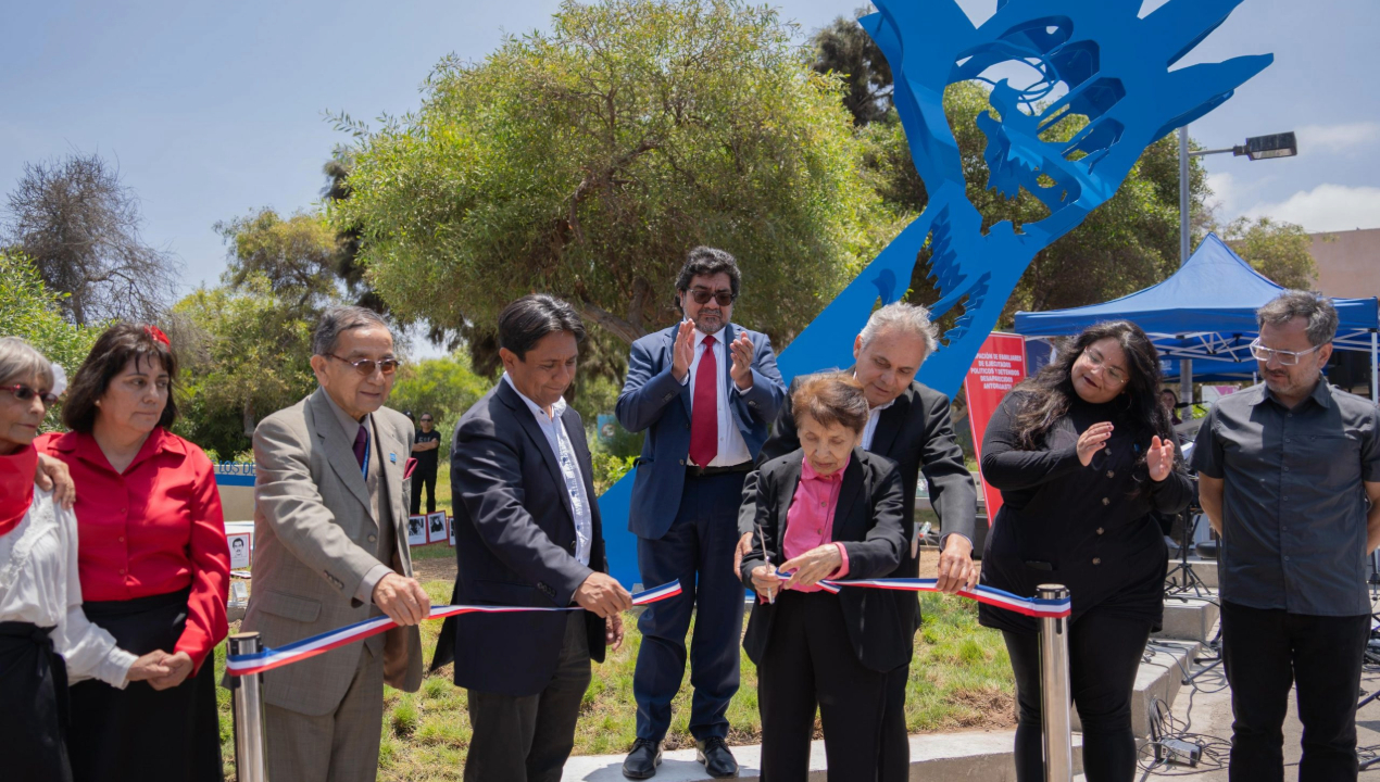 /escultura-inaugurada-en-el-campus-coloso-de-la-ua-rinde-homenaje-a